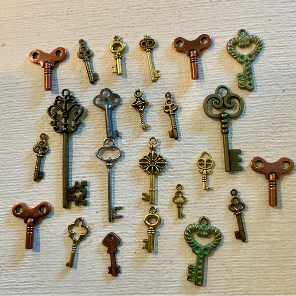 22 key charm drops - Picture 1 of 4